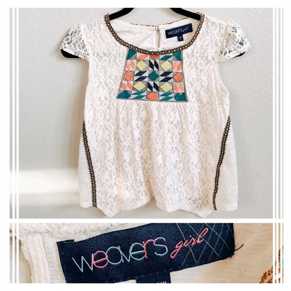 WEAVERS GIRL lace graphic top